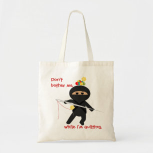 針およびピンバッグを持つ忍者Quilter トートバッグ