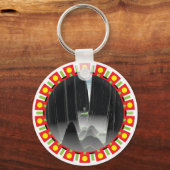 針に糸を通す キーホルダー (正面)