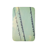 針金上の鳥、ヴィンテージ青空。 バスマット (正面縦)