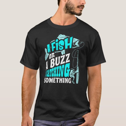 釣りで何かを釣ってる 魚かブザー Tシャツ (正面)