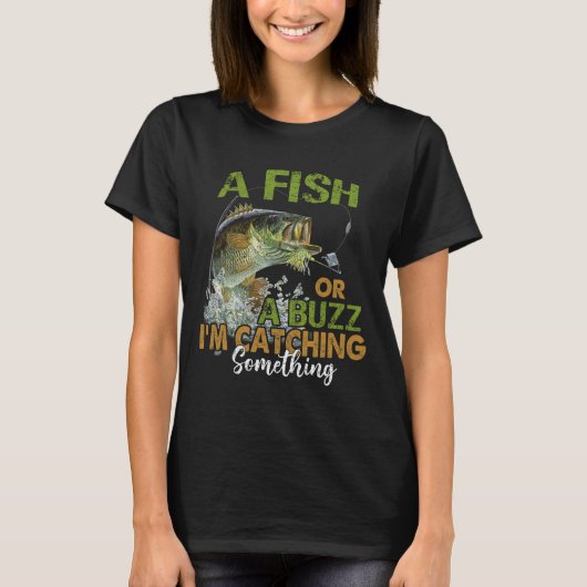 釣りの引用 楽しい 魚かビールか 何か釣ってる Tシャツ (正面)