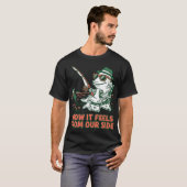 釣り人の逆襲 面白い魚 Tシャツ (正面フル)