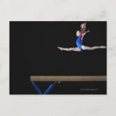 釣り合い梁2で跳躍している体育専門家(9-10) ポストカード (正面)
