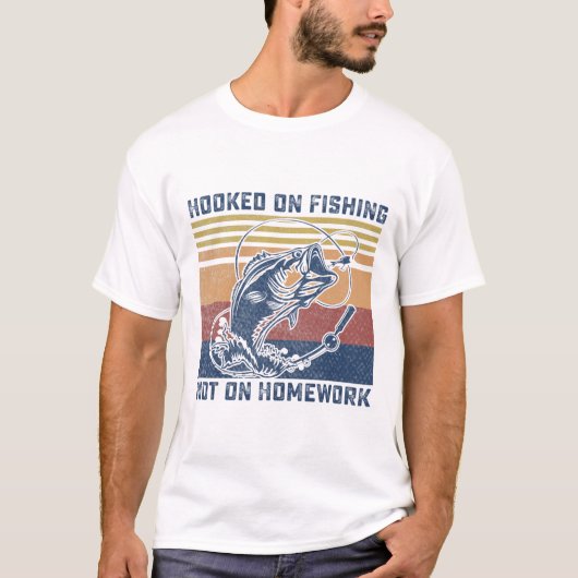 釣り好きな少年へのギフト B 釣りフー Tシャツ (正面)