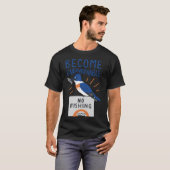 釣り好きのための面白デザイン "釣りでハートを射止めた" Tシャツ (正面フル)