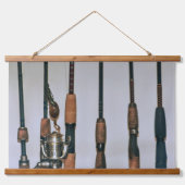 釣り竿とリールのレトロな写真 吊り下げ型タペストリー (正面)