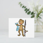 釣り竿と魚で釣りを楽しむ猿 ポストカード (スタンド正面)