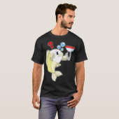 釣り竿と魚を持つ漁師のコアラ Tシャツ (正面フル)