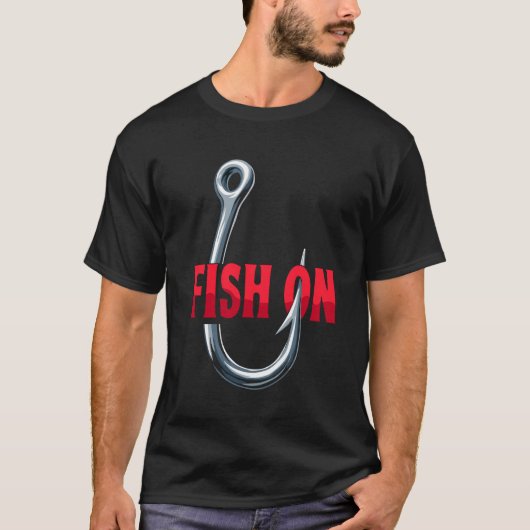 釣り針に引っ掛かった魚のTシャツ 釣り好き 釣り人 ユーモア Tシャツ (正面)