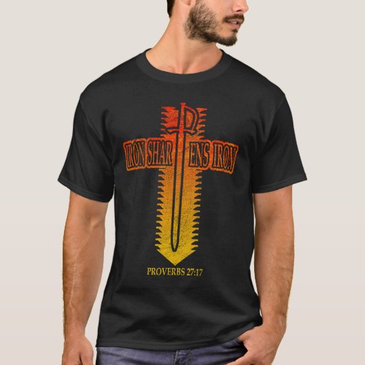 鉄が鉄を研ぐ クリスチャン ファイ ロー デザイン Tシャツ (正面)