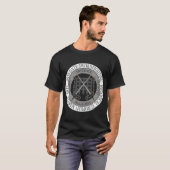 鉄のゲートの暗闇のワイシャツ Tシャツ (正面フル)