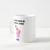 鉄を汲み上げるのは女性の仕事 コーヒーマグカップ (正面左)