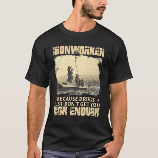 鉄工が十分な高さを得る – Metal Workers Iro Tシャツ (正面)