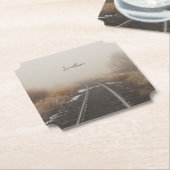 鉄道線路 – 冬の風景パーソナライズされた ラウンドペーパーコースター (アングル)