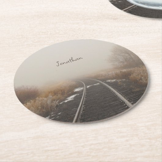 鉄道線路 – 冬の風景パーソナライズされた ラウンドペーパーコースター (アングル)
