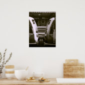 鉄道駅ホームでの2列車のクローズアップ ポスター (キッチン)