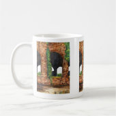 鉄鋳物場のアーチ コーヒーマグカップ (左)