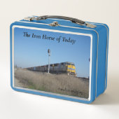 鉄馬の物語を語るメタルランチボックス。 メタルランチボックス (正面)