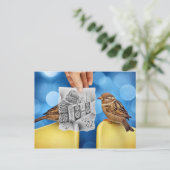 鉛筆Vsカメラ – Electro Bird ポストカード (スタンド正面)