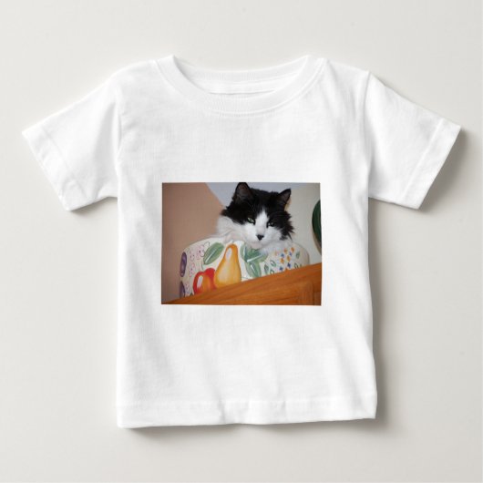 鉢に入れた猫 ベビーTシャツ (正面)