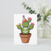 鉢植えのトゲトゲしたサボテンに誕生日帽子 ポストカード (スタンド正面)