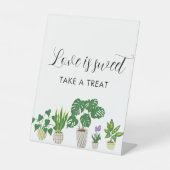 鉢植えの植物 ブライダルシャワーのラブイズスイートのプレゼント 台座サイン (正面)