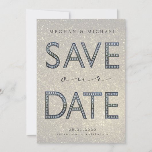 銀きらきら光る文字は素晴らしい日付を保存 招待状 (正面)