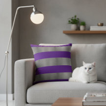 銀と紫の枕 |装飾的アクセント