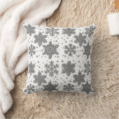 銀のきらめくティンセル雪の休日パターン クッション (ブランケット)