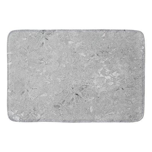「銀のエレガンス：エッチングされたハイビスカス開花」 バスマット (正面)