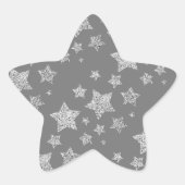 銀のグリッターがきらきらと星の模様を描くライトグレー 星シール (正面)