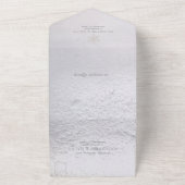 銀のスノーフレーク結婚のウィンターホワイト オールインワン招待状 (外側)