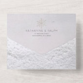 銀のスノーフレーク結婚のウィンターホワイト オールインワン招待状 (裏面)