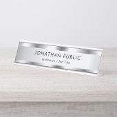 銀の個性を魅力的にエレガント見せモダンる デスクネームプレート (正面)