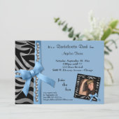 銀の真珠とゼブラの縞のある青い弓 招待状 (スタンド正面)