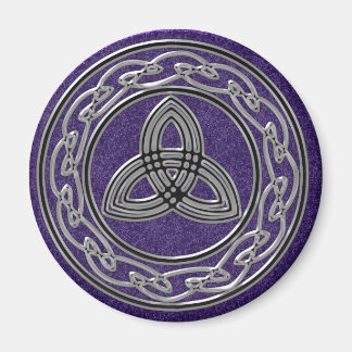 銀の金属ケルトのホイールノットとトリニティ マグネット