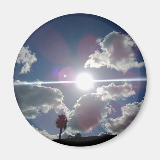 銀の雲輝くの間の明るい太陽 マグネット (正面)
