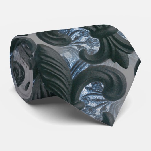 銀または海軍"鉄の（紋章の）フラ・ダ・リ"の首のタイ ネクタイ (ロール)