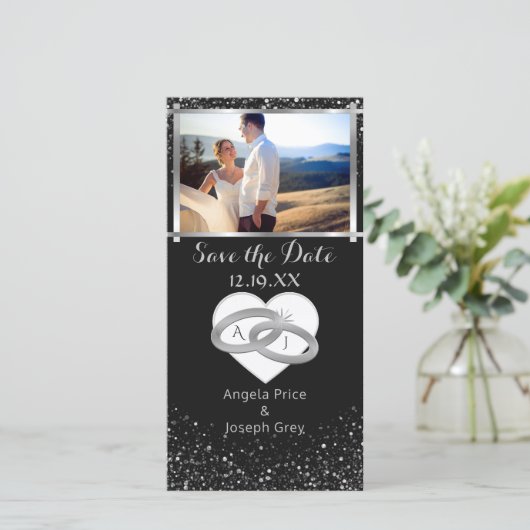 銀エレガントの結婚リングや輪 | 日付ハートの保存 セーブザデート (スタンド正面)