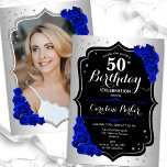 銀エレガント青王室の写真第50誕生日 招待状<br><div class="desc">エレガントフローラ50歳の誕生日の招待状とカードの後ろの写真。グラムデザインフェイク銀。青色の王室のバラ、スクリプトフォント、紙吹雪を備えている。大人スタイリッシュのお祝いパーティーに最適。独自の詳細でパーソナライズどんなカスタマイズ年でもいい！印刷されたZazzle招待状または即時ダウンロードのデジタル印刷可能なテンプレート。</div>