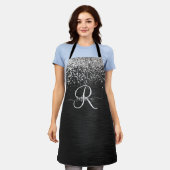 銀カスタムグリッターブラックスパークルモノグラム エプロン (着用した状態)