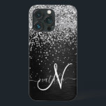 銀カスタムグリッターブラックスパークルモノグラム iPhone 13 PROケース<br><div class="desc">ブラックのブラシ付きエレガントメタリック背景に銀のグリッターを搭載したかわいらしトレンディーの電話ケーきらめくスのデザインを簡単にパーソナライズ。</div>