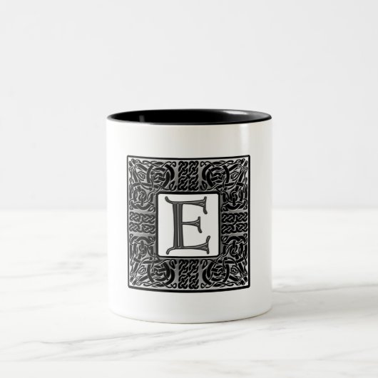 銀ケルト語「E」モノグラム ツートーンマグカップ (中央)