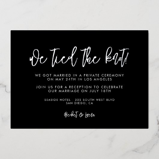 銀コンテンポラリー箔カードを結んだ 箔招待状 (正面)