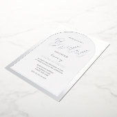 銀モダン箔アーチスクリプトブライダルシャワー 箔招待状 (回転した状態)