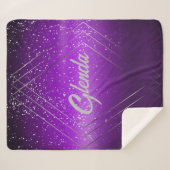 銀モノグラムモダン付き紫ブラシ仕上げ金属 | シェルパブランケット (正面(横))