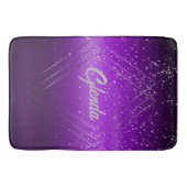 銀モノグラムモダン付き紫ブラシ仕上げ金属 | バスマット (正面)