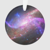 銀河の光が渦巻き銀河系Ngc 4258に現れる。 オーナメント (正面)