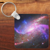 銀河の光が渦巻き銀河系Ngc 4258に現れる。 キーホルダー (正面)