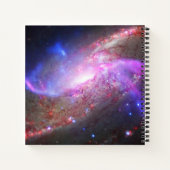 銀河の光が渦巻き銀河系Ngc 4258に現れる。 ノートブック (裏面)